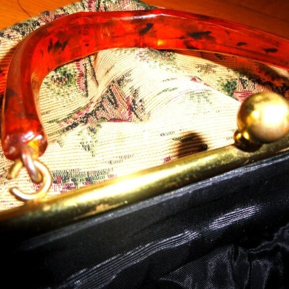 Vintage Tapestry Purse Lucite Handle - Picture 7 of 7